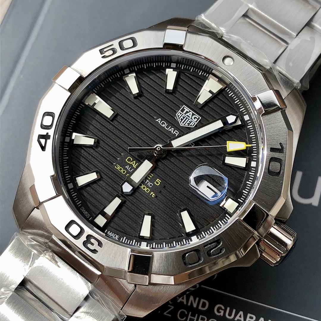 Tag Heuer Aquaracer Watch view
