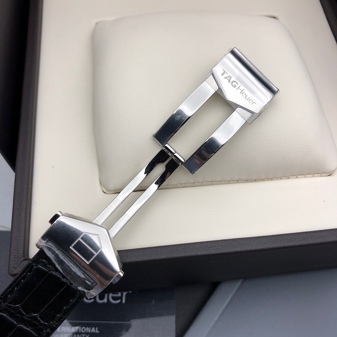 Tag Heuer Carrera Watch view