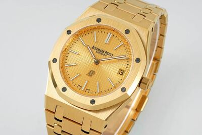 Audemars Piguet Royal Oak Watch view 6
