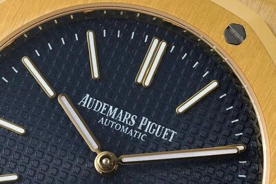 Audemars Piguet Royal Oak Watch view 6