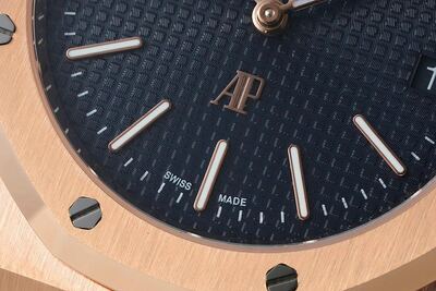Audemars Piguet Royal Oak Watch view 5