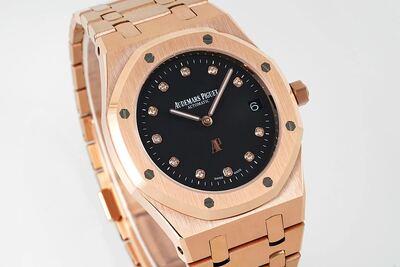 Audemars Piguet Royal Oak Watch view 8