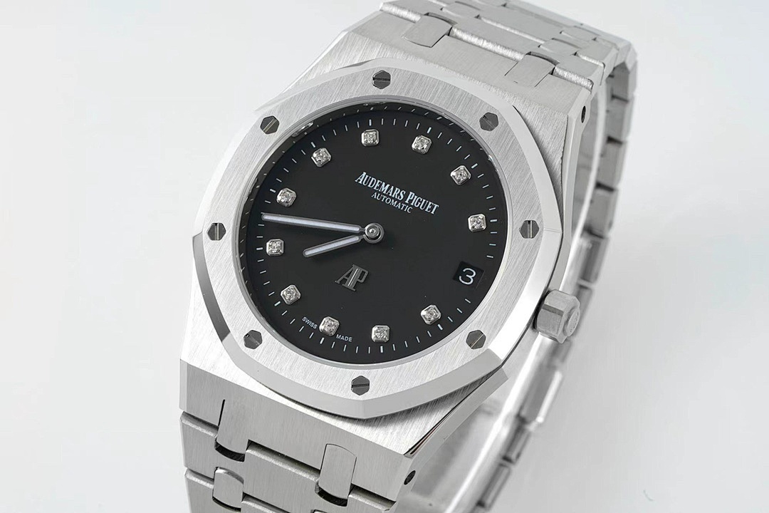 Audemars Piguet Royal Oak Watch view