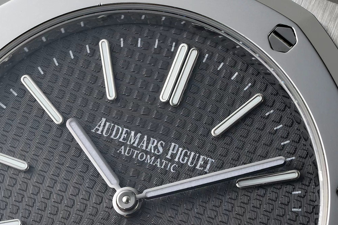 Audemars Piguet Royal Oak Watch view