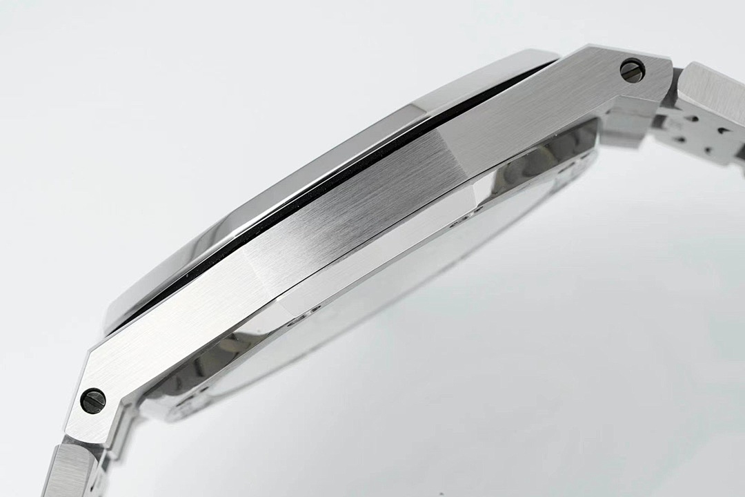 Audemars Piguet Royal Oak Watch view