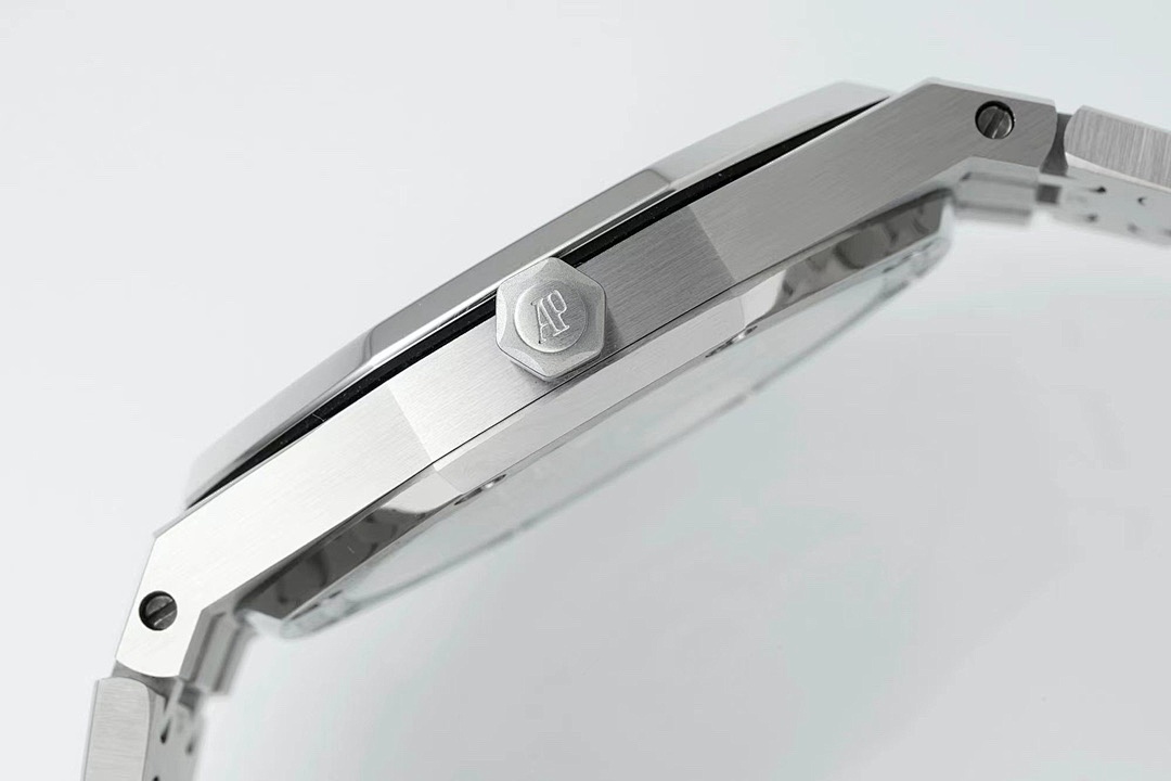Audemars Piguet Royal Oak Watch view