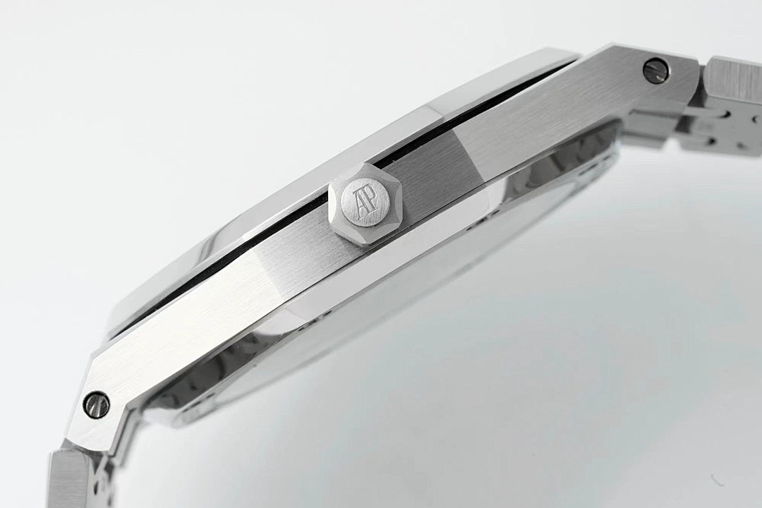 Audemars Piguet Royal Oak Watch view
