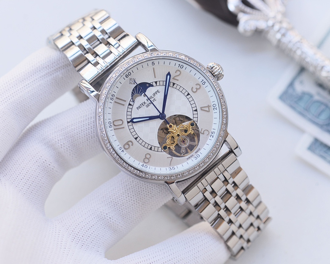 Patek Philippe Aquanaut Watch view