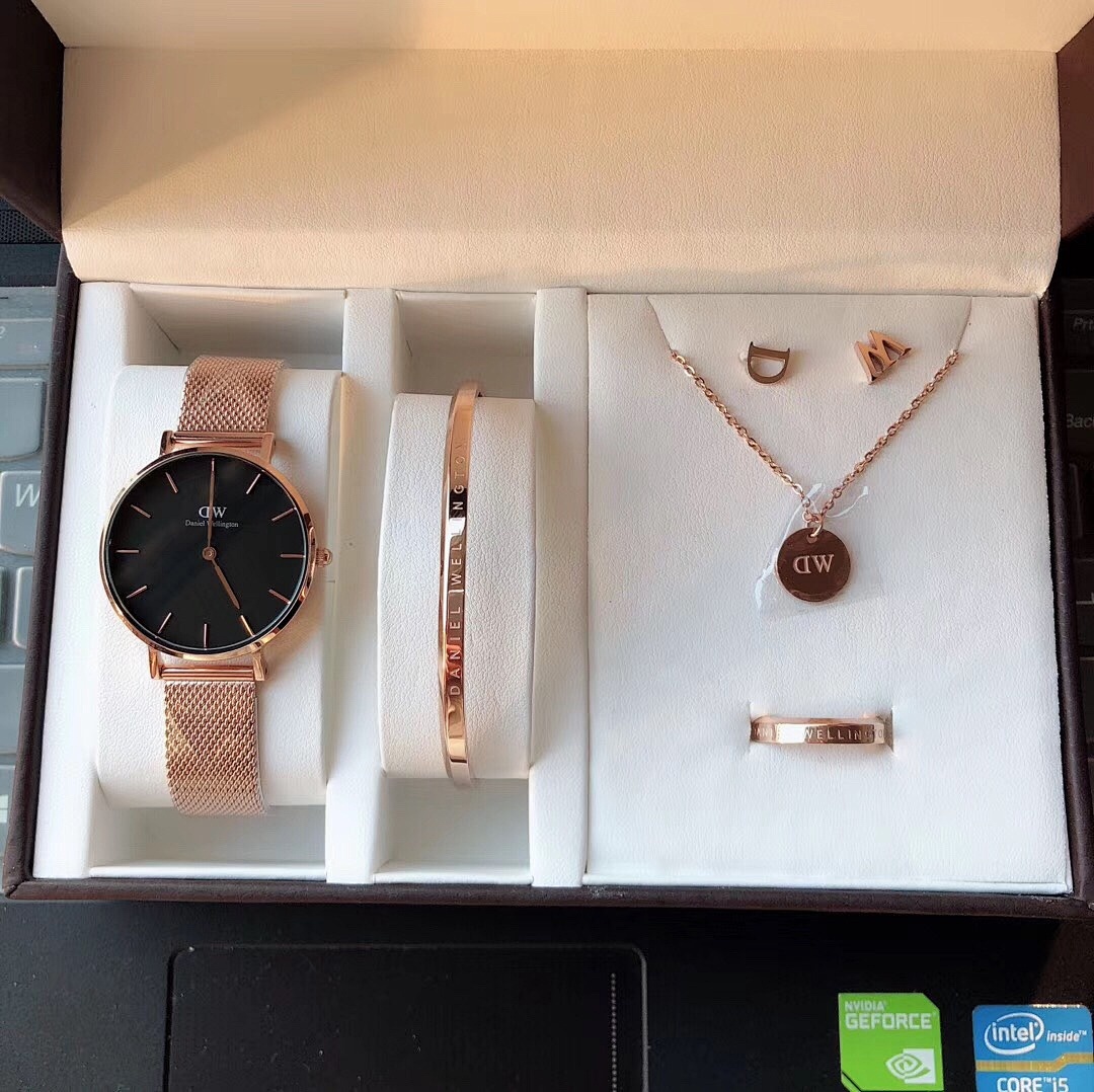 Daniel Wellington Watch view