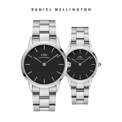 Daniel Wellington Watch view 3