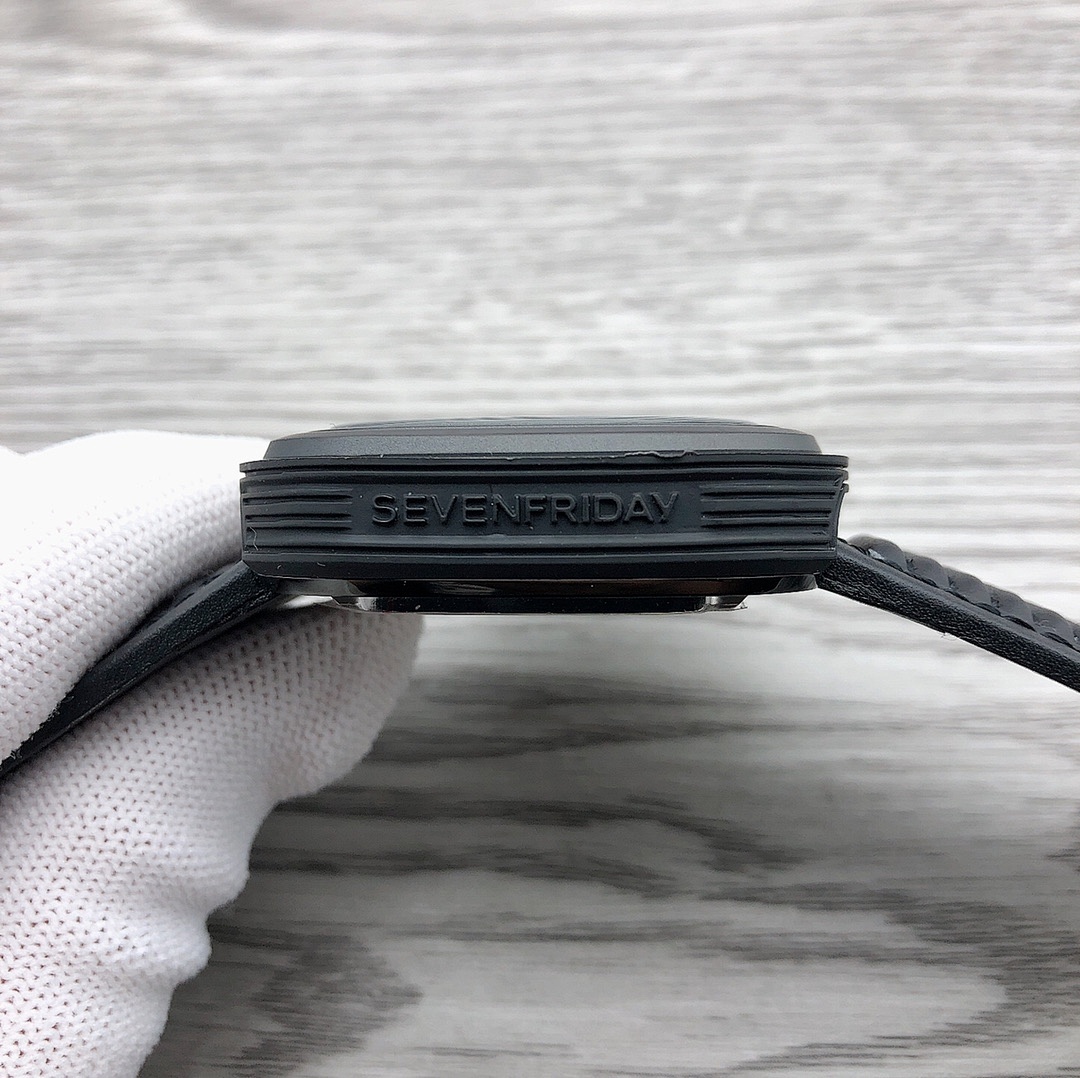 SevenFriday P2C Watch view