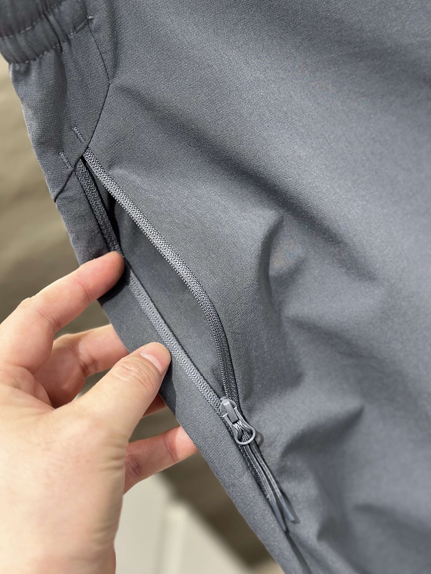 Descente Woven Quick-Dry Slim Athletic Trousers view 5