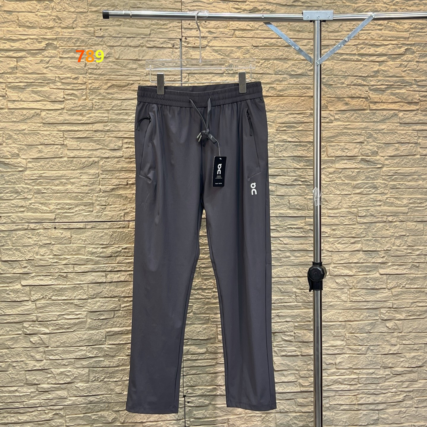 On Running 26SS Elastic-Waist Lightweight Outdoor Jogger Pants view 3