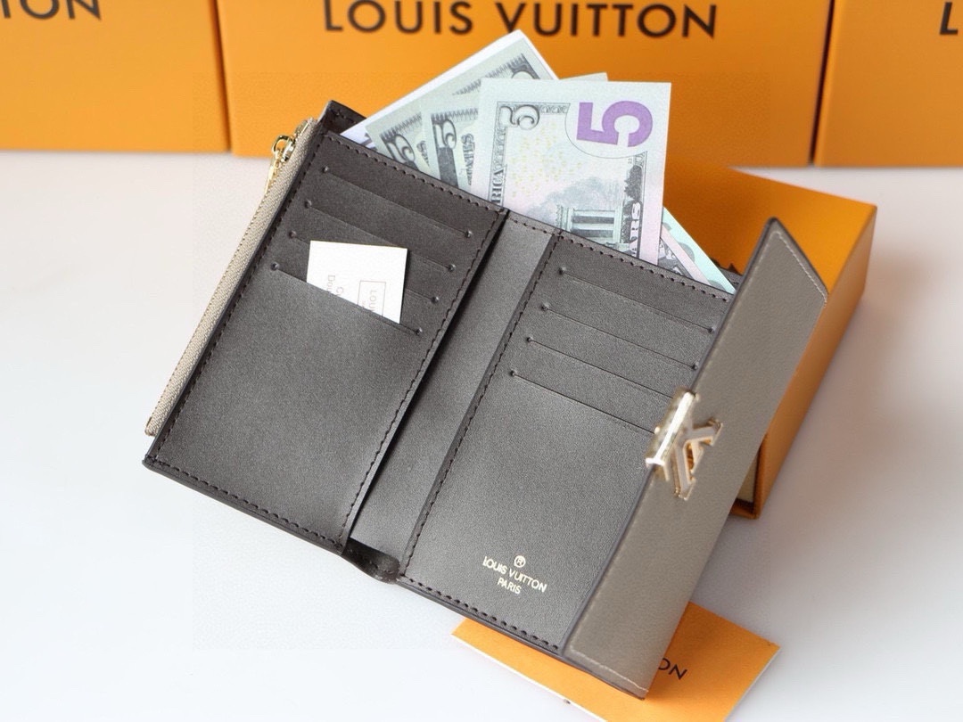 Louis Vuitton Capucines Small Wallet M62157 in Taurillon Leather view