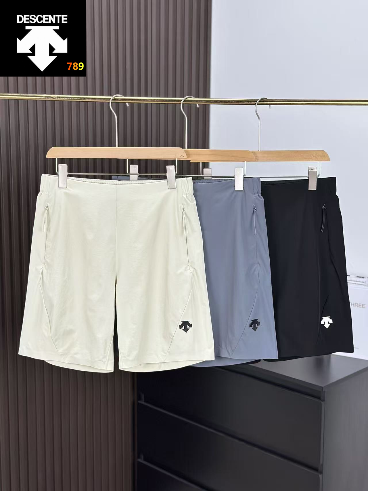 Descente SCHEMATECH Cool-Touch Quick-Dry Athletic Shorts view 1
