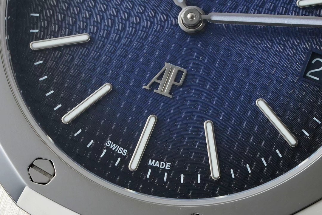 Audemars Piguet Royal Oak Extra-Thin 15202 Stainless Steel 1:1 Replica view