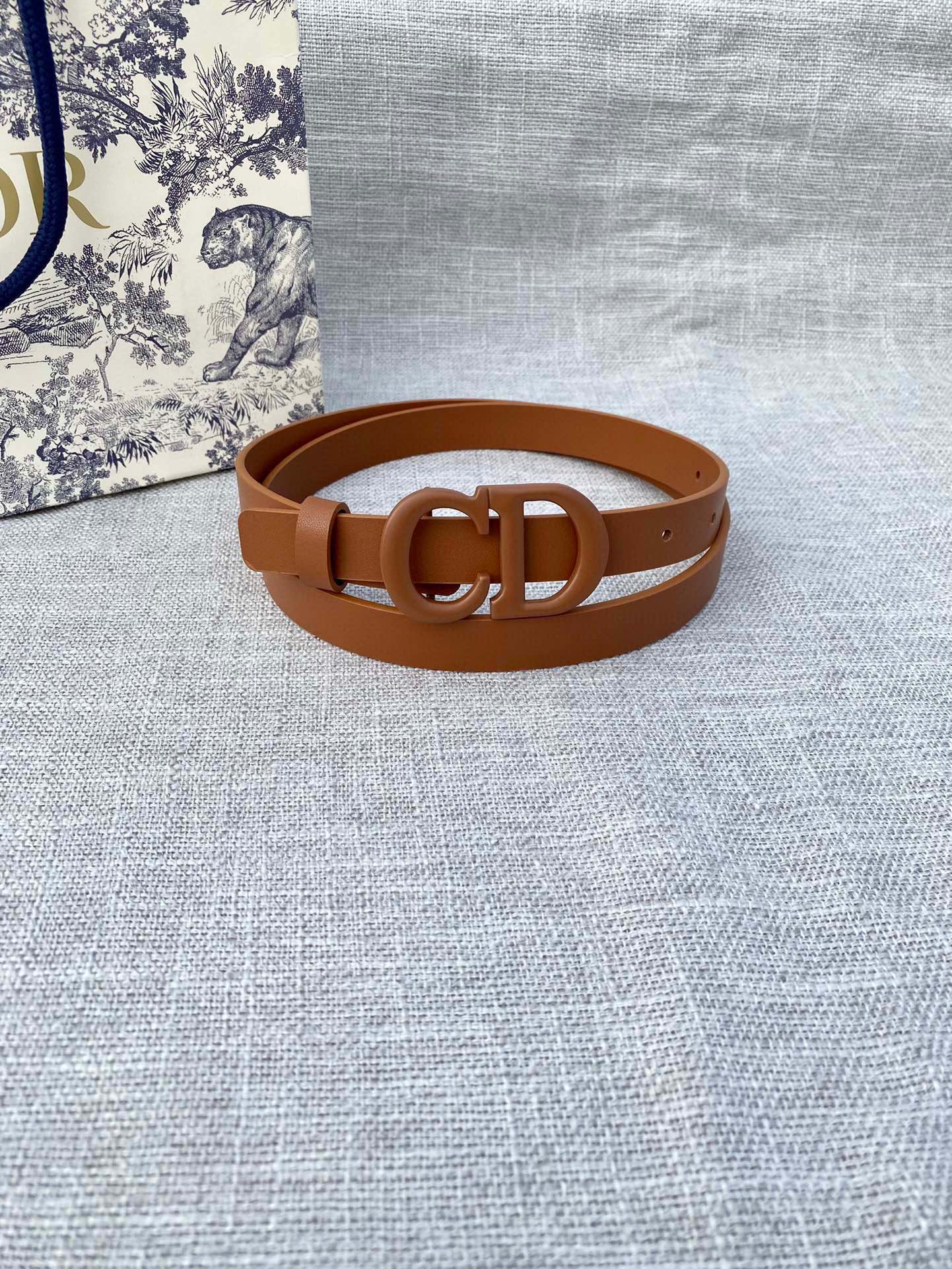 Dior Saddle 2.0 cm Slim Double-Sided Calfskin Belt (Variant) view