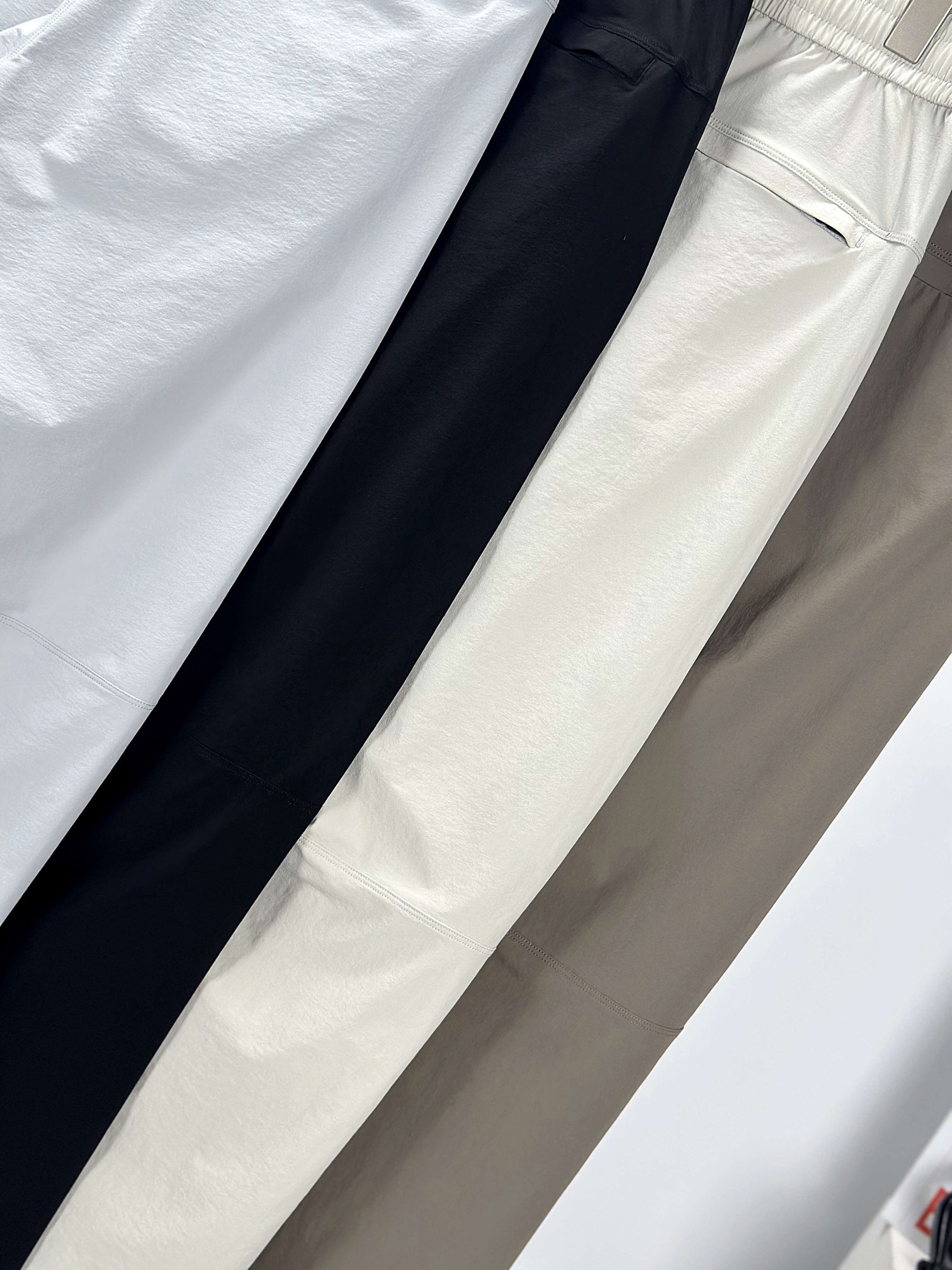 Descente Cotton-Feel Quick-Dry Casual Pants -- Men's view 5