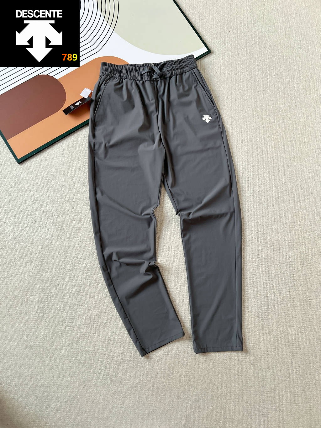Descente Solid-Color Logo Elastic Waist Athletic Pants -- Unisex view 3