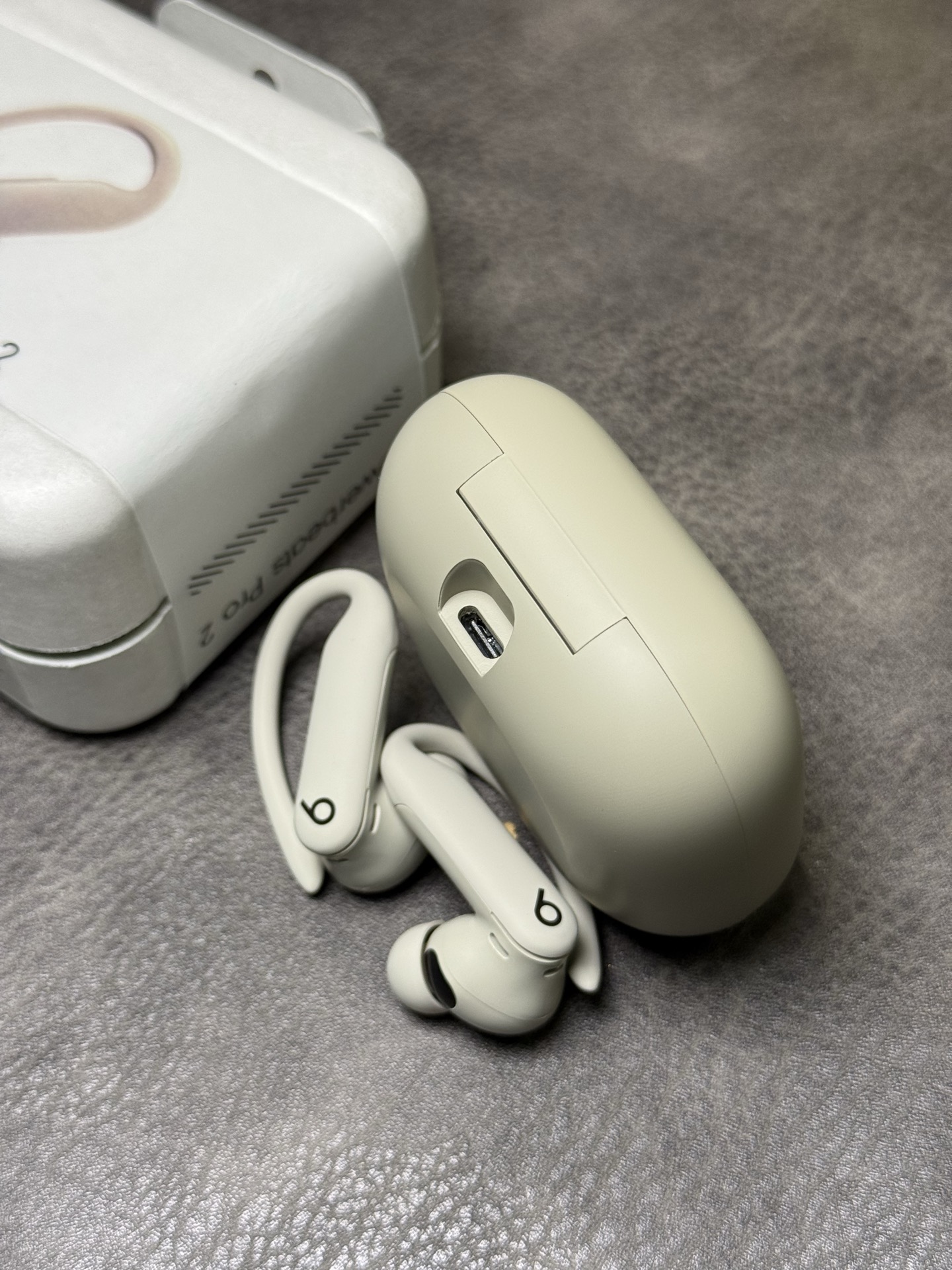 Beats Powerbeats Pro 2 Hook-Ear Wireless Sport Earphones 1:1 Replica with 35 dB ANC view