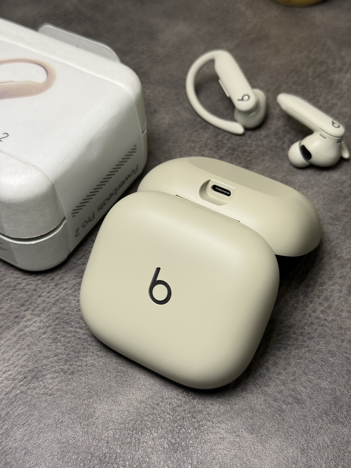 Beats Powerbeats Pro 2 Hook-Ear Wireless Sport Earphones 1:1 Replica with 35 dB ANC view