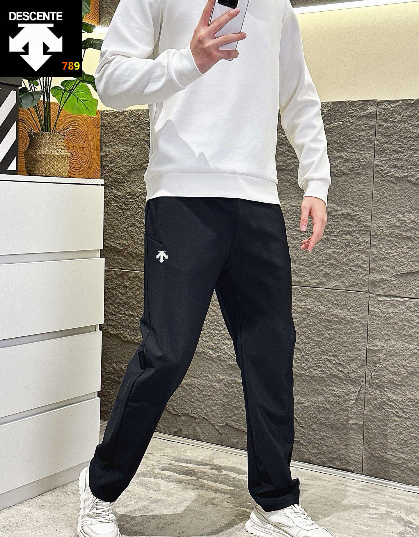 Descente Autumn Outdoor Stretch Quick-Dry Jogger Pants (Men's) view 1