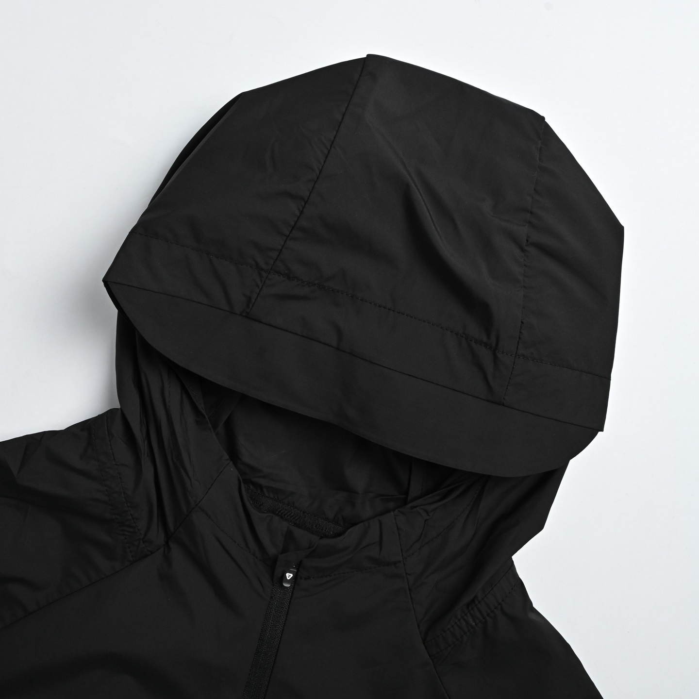 On Running Core Jacket Windproof Sun-Protective Hooded Running Jacket view 6
