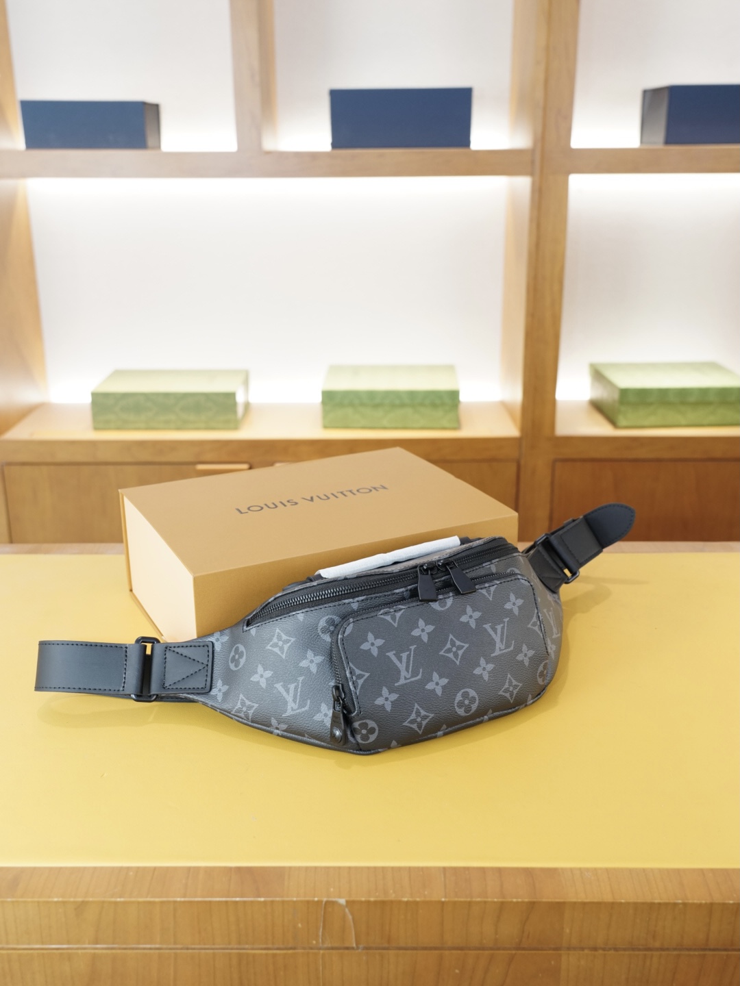 Louis Vuitton LV Monogram Belt Bag / Fanny Pack 28x16cm