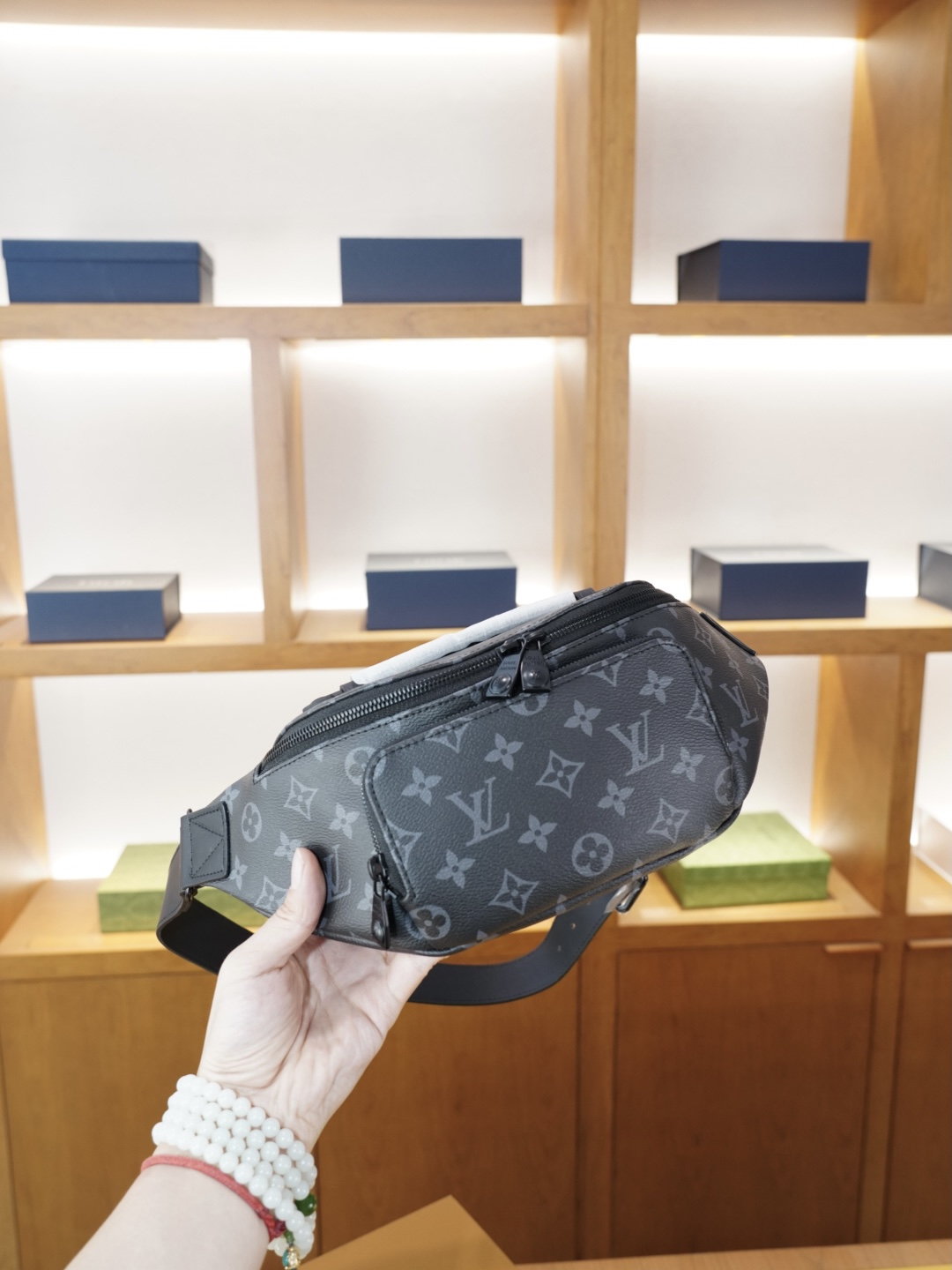 Louis Vuitton LV Monogram Belt Bag / Fanny Pack 28x16cm view