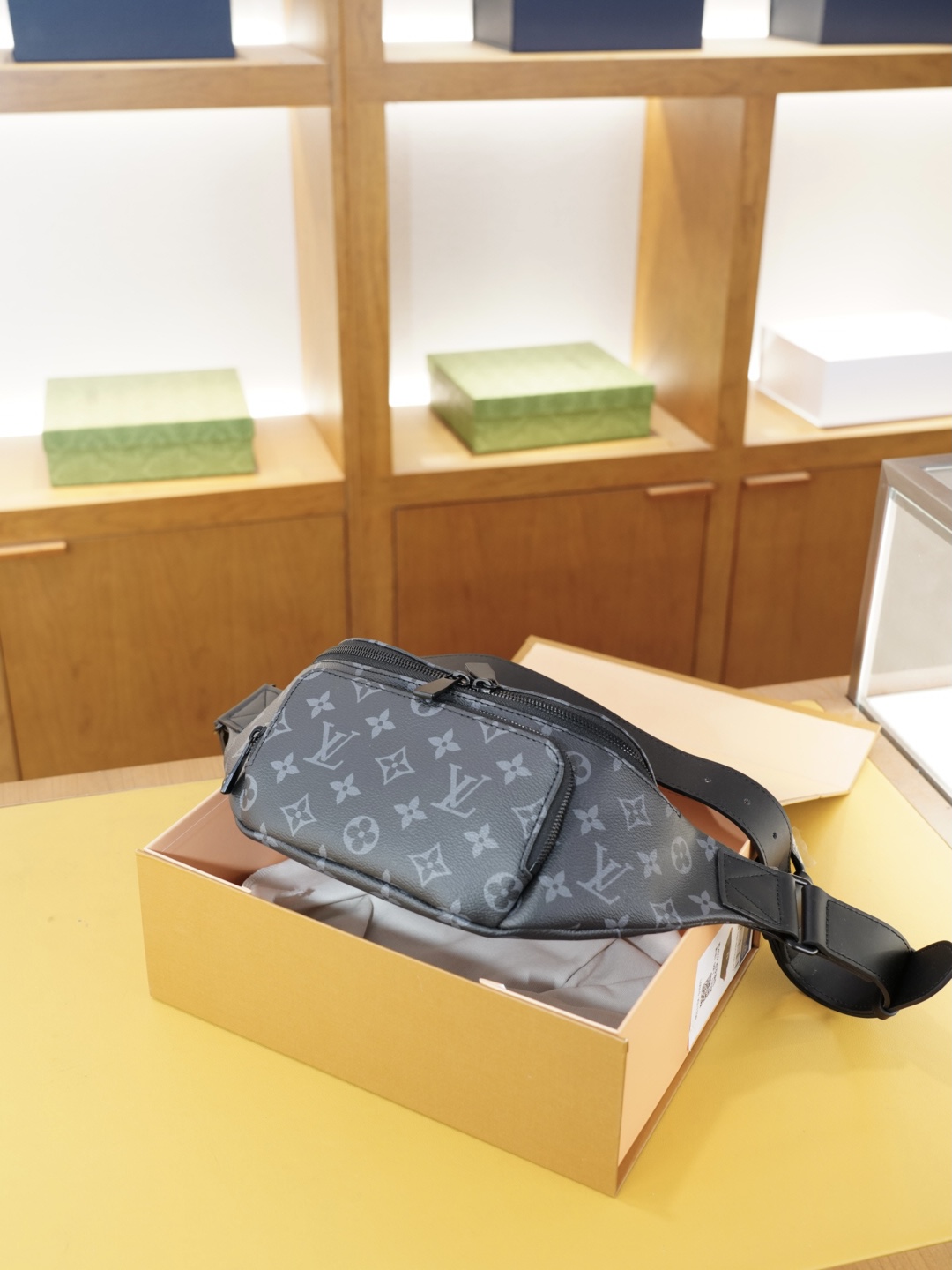 Louis Vuitton LV Monogram Belt Bag / Fanny Pack 28x16cm view