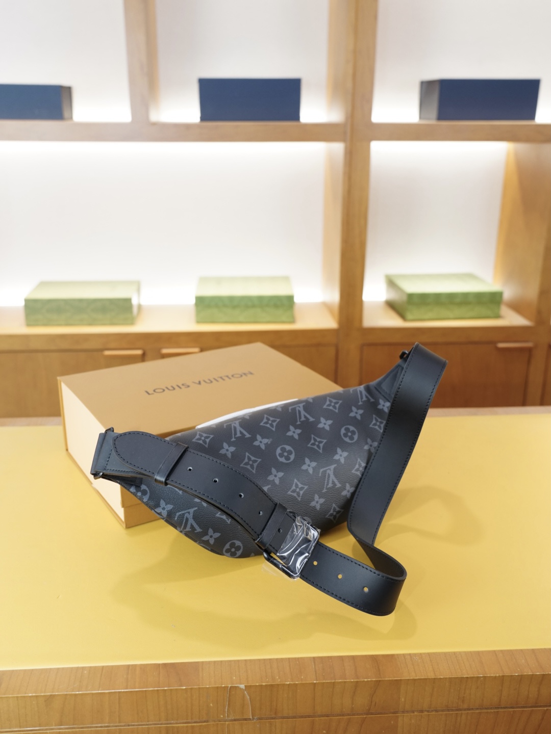 Louis Vuitton LV Monogram Belt Bag / Fanny Pack 28x16cm view