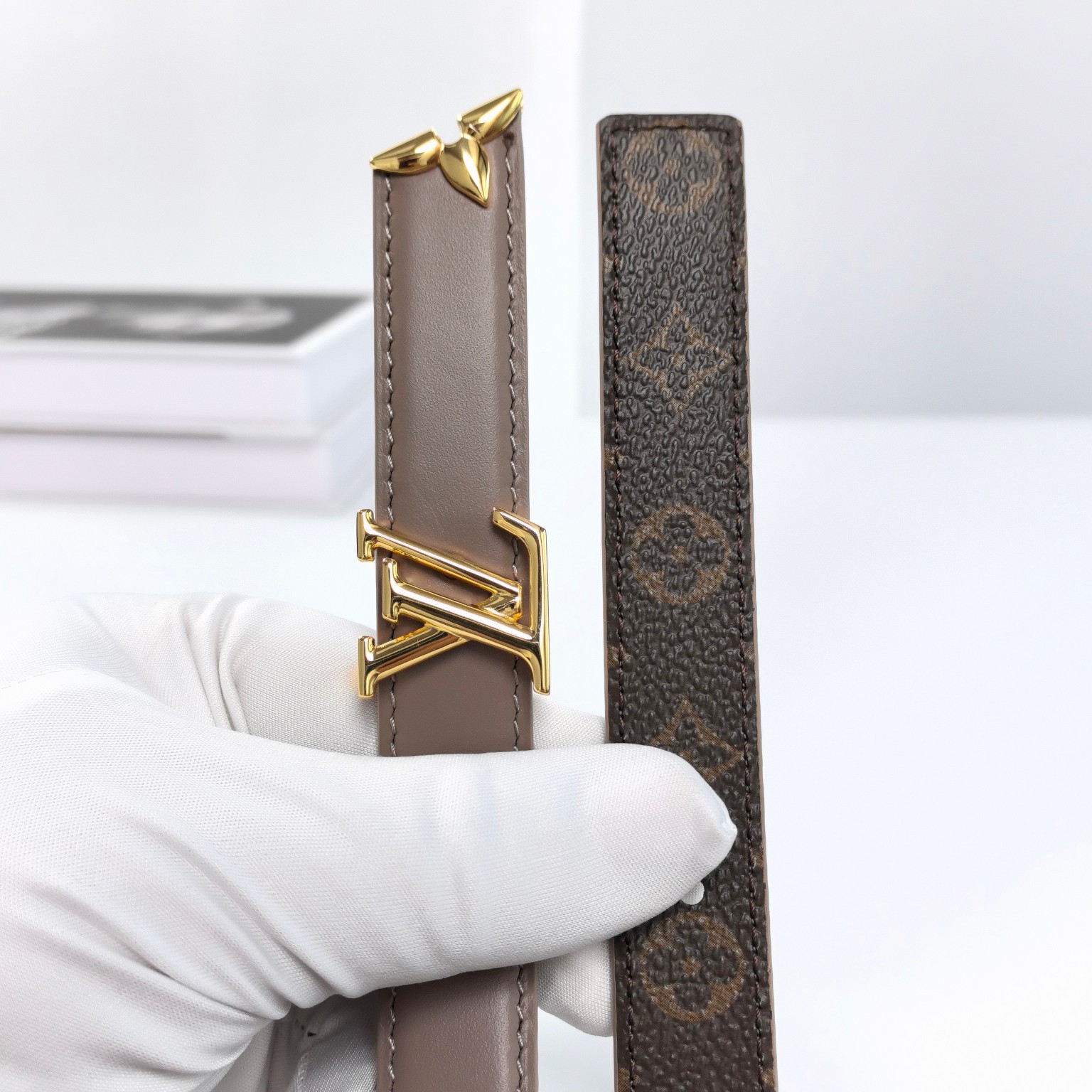 Louis Vuitton Iconic 20mm Reversible Women's Belt