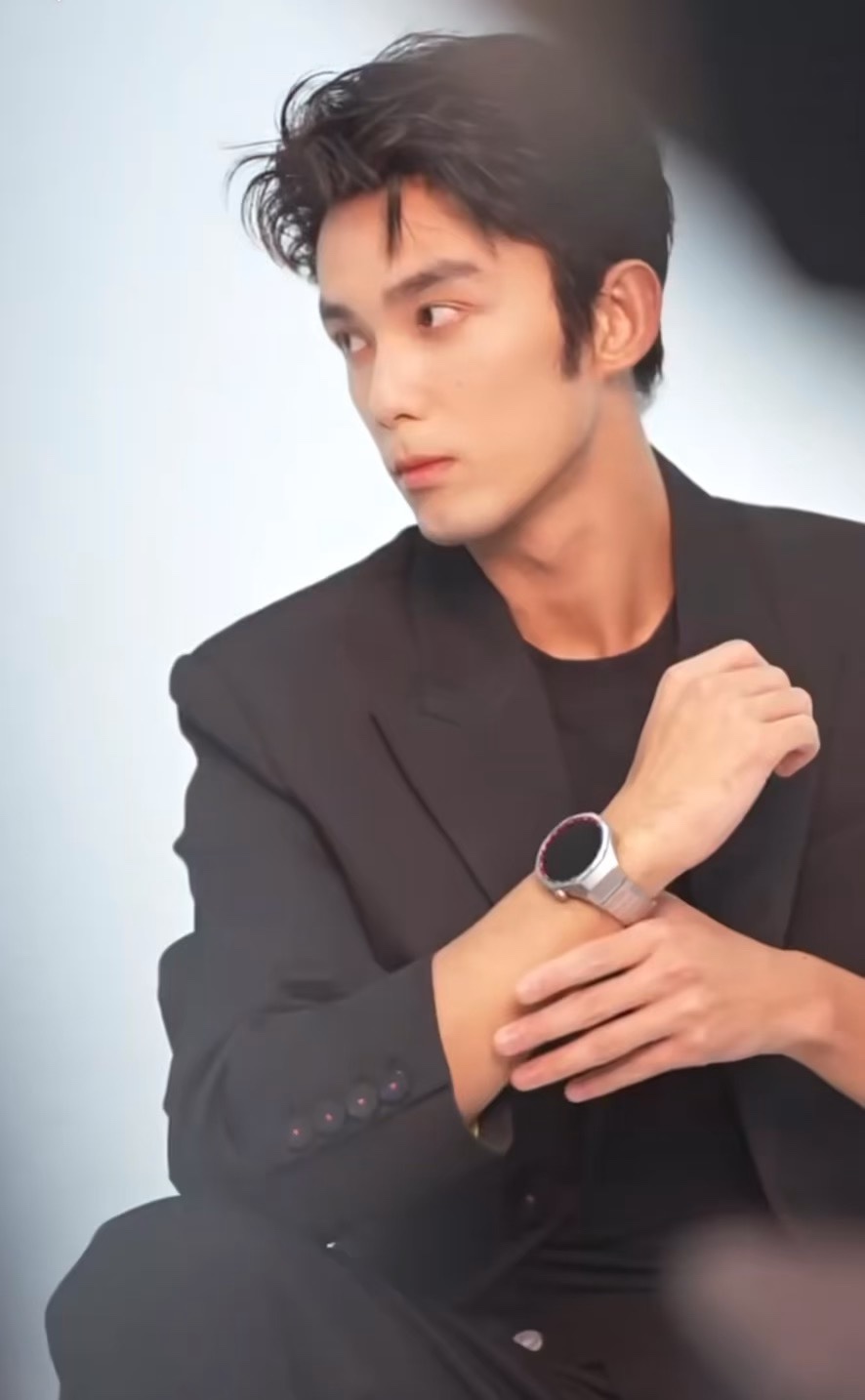 Celebrity-Favored Statement Smartwatch 1:1 Replica