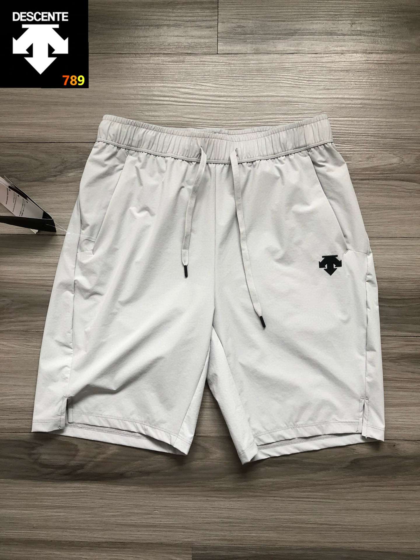 Descente 3D Logo Quick-Dry Athletic Shorts view 2