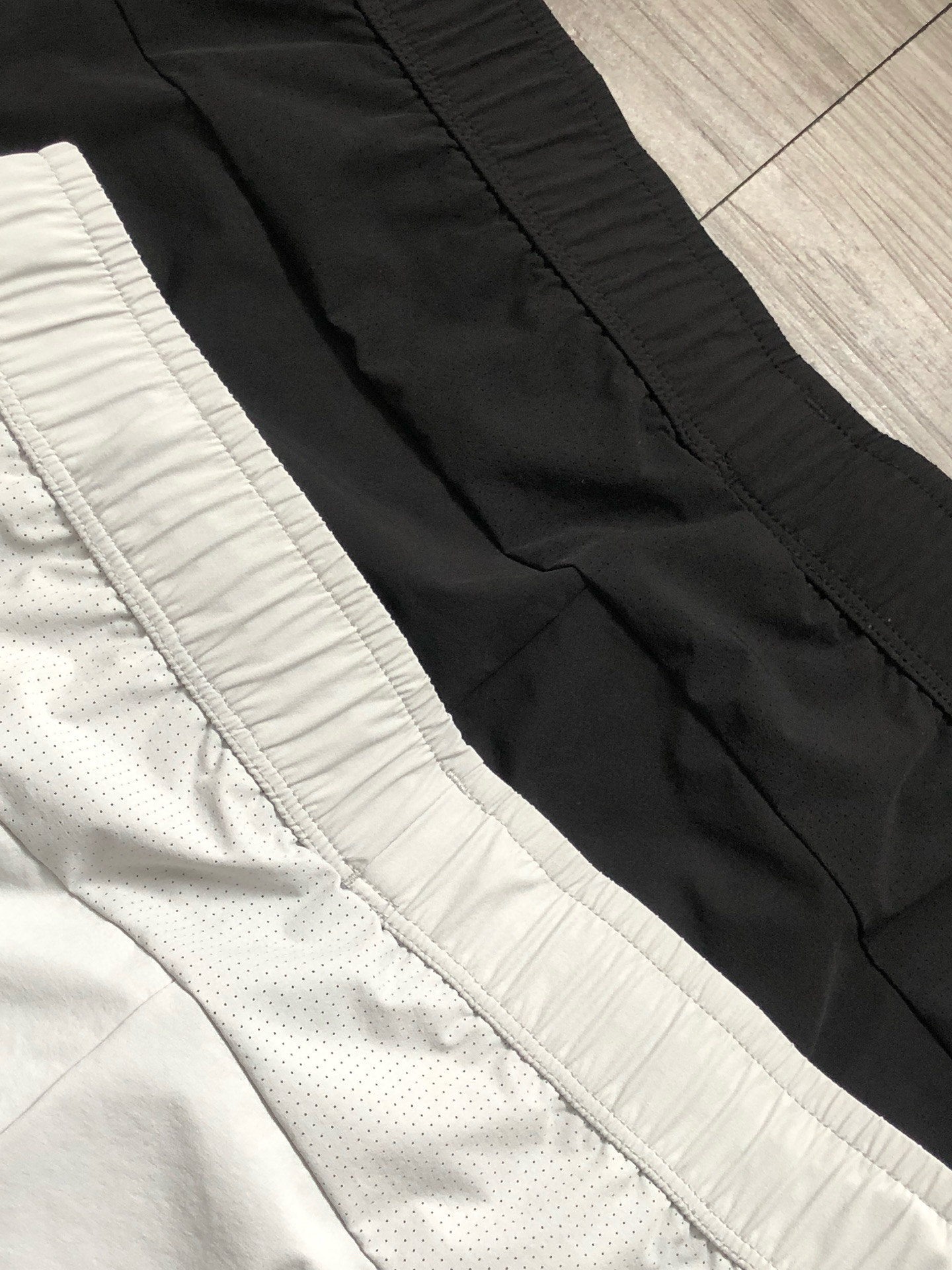 Descente 3D Logo Quick-Dry Athletic Shorts view 5