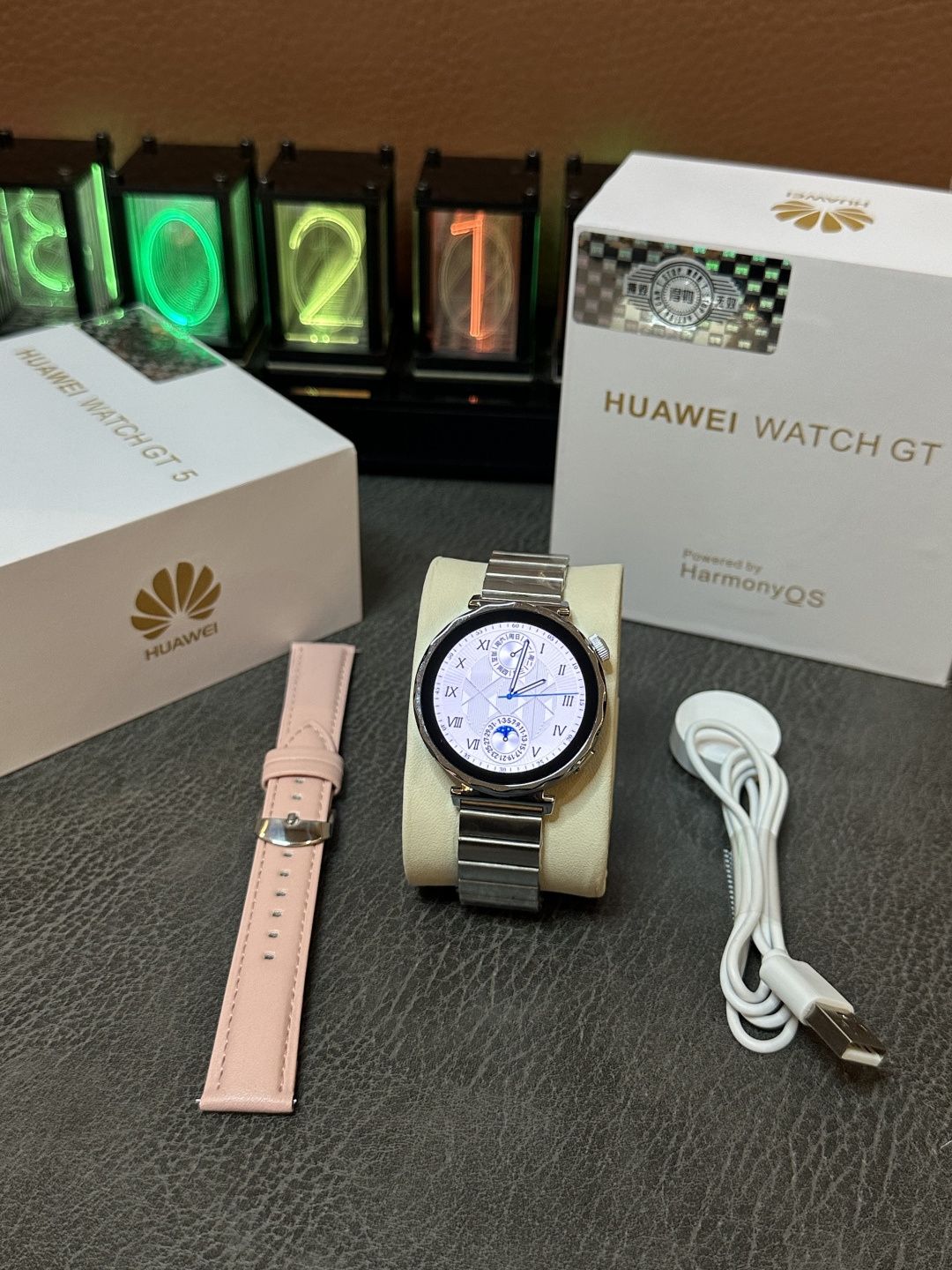 Huawei Watch GT5 Mini Smartwatch -- 41 mm Women's Edition, Gold or Silver