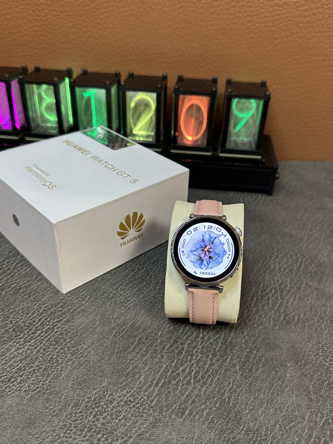 Huawei Watch GT5 Mini Smartwatch -- 41 mm Women's Edition, Gold or Silver view 6