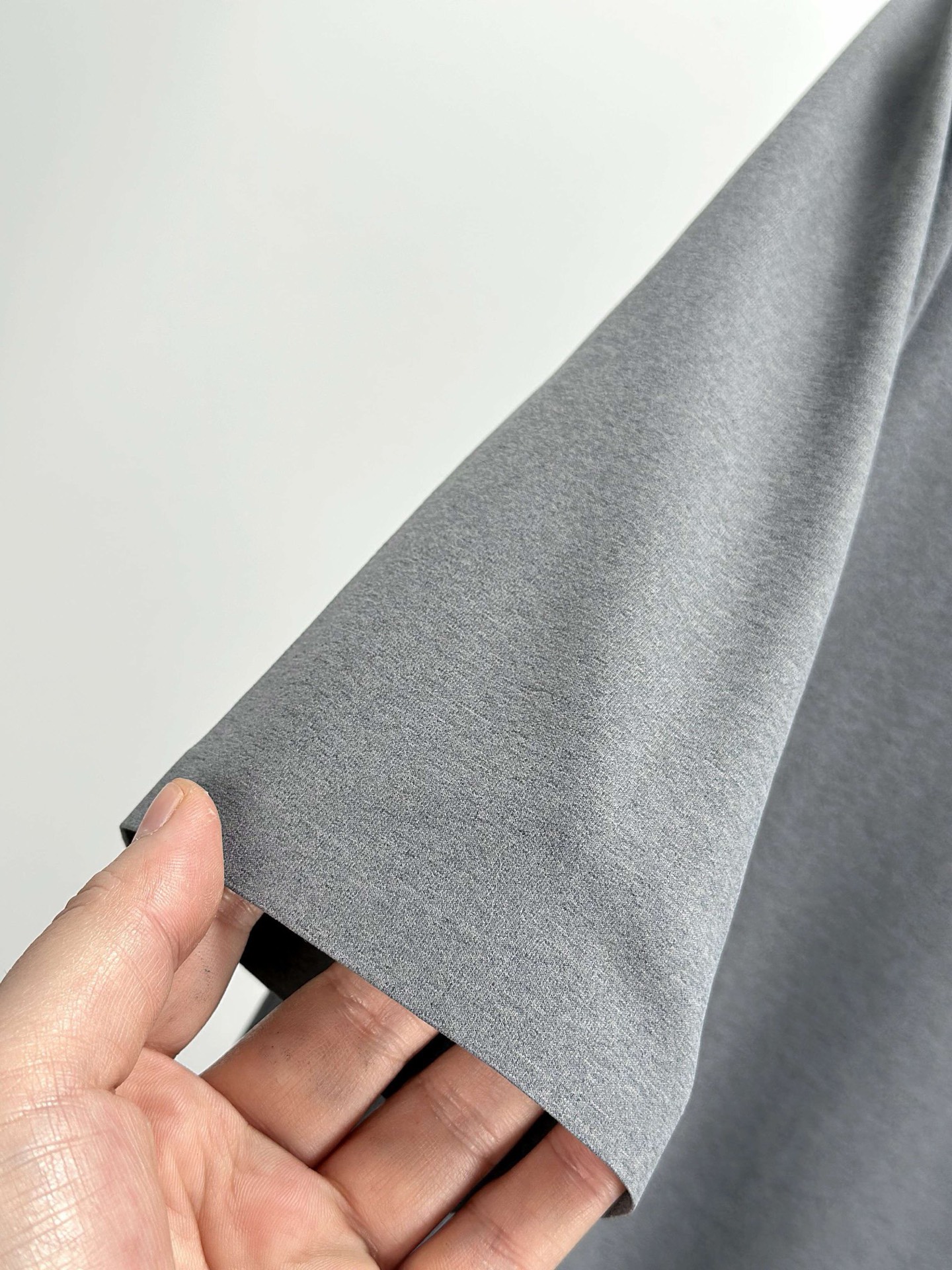 Descente Summer Heat-Seal Pocket Quick-Cool T-Shirt view 6