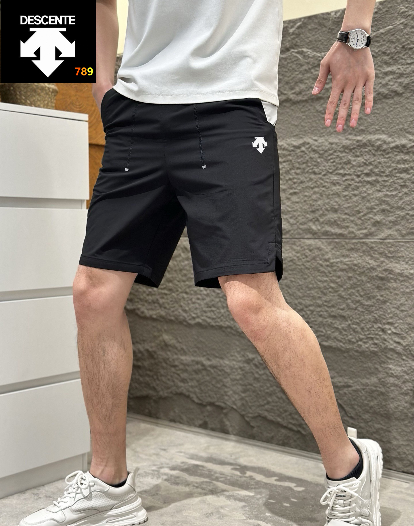 Descente Outdoor Running Quick-Dry Shorts view 5