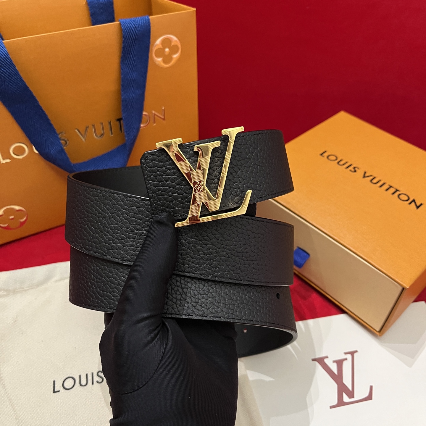Louis Vuitton Men's Leather Belt 3.8 cm view 3