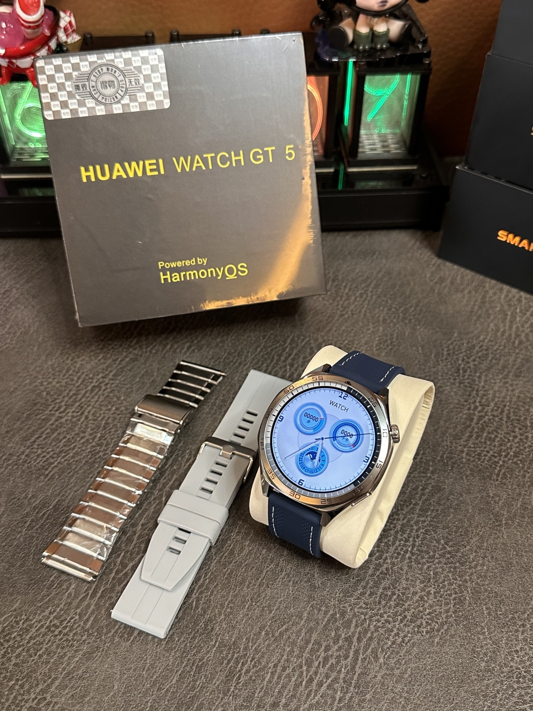 Huawei Watch GT5 46 mm Smartwatch -- Topaz Blue, Titanium Frame