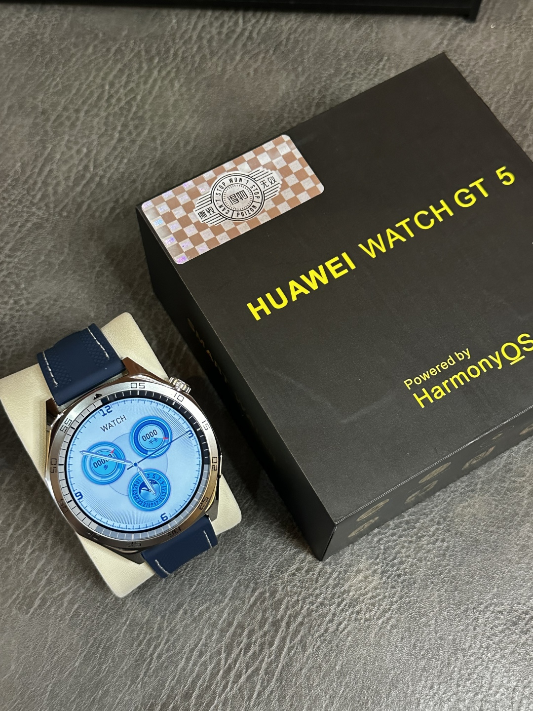 Huawei Watch GT5 46 mm Smartwatch -- Topaz Blue, Titanium Frame view 4