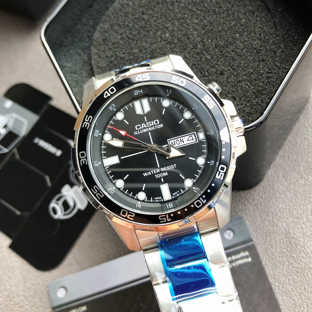 Casio MTD-1079D Black Submariner-Style Sports Watch 44 mm view 4