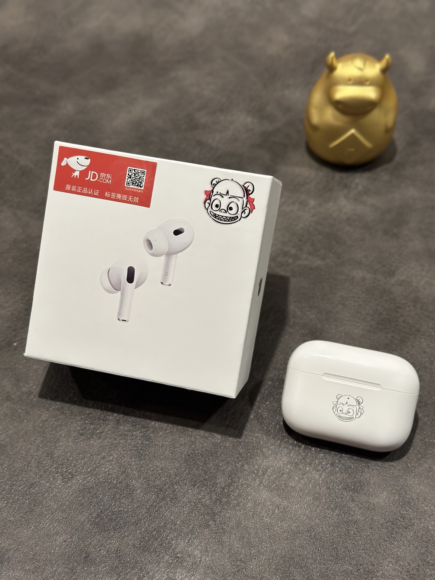 Apple AirPods Pro 2 Ne Zha 'Demon Child Conquers the Sea' Limited Edition Earphones view 2