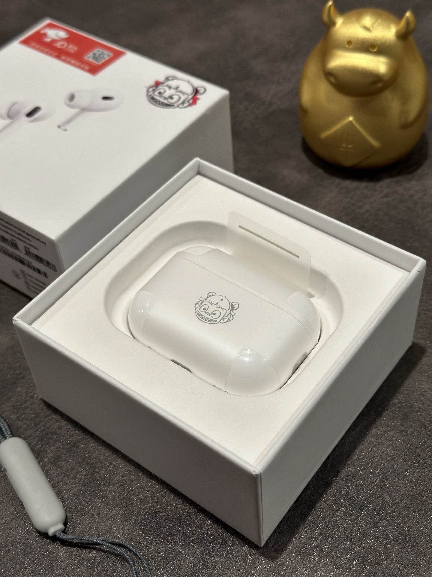 Apple AirPods Pro 2 Ne Zha 'Demon Child Conquers the Sea' Limited Edition Earphones view 5