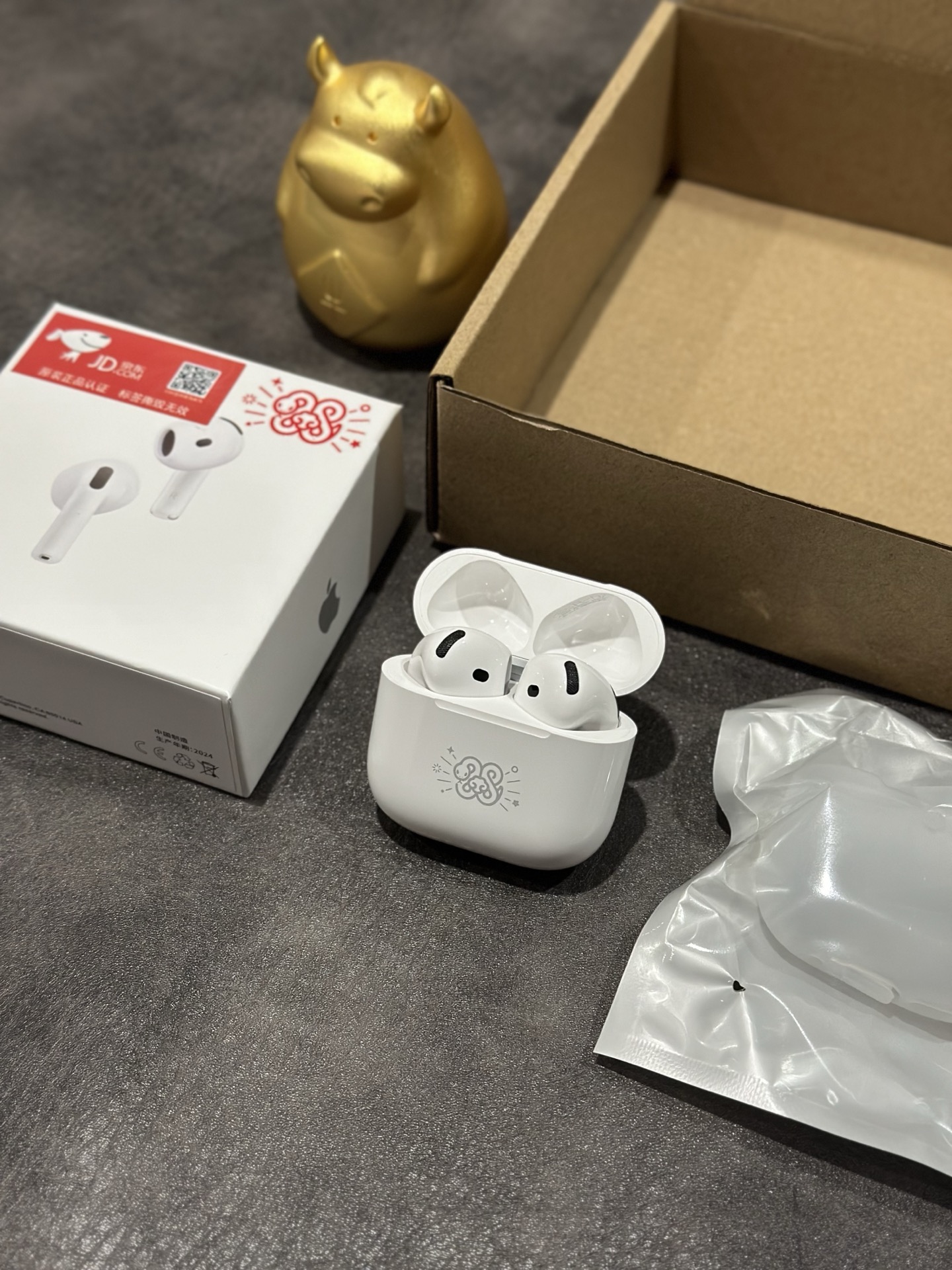 Apple AirPods 4 Year of the Snake Commemorative Edition Earphones
