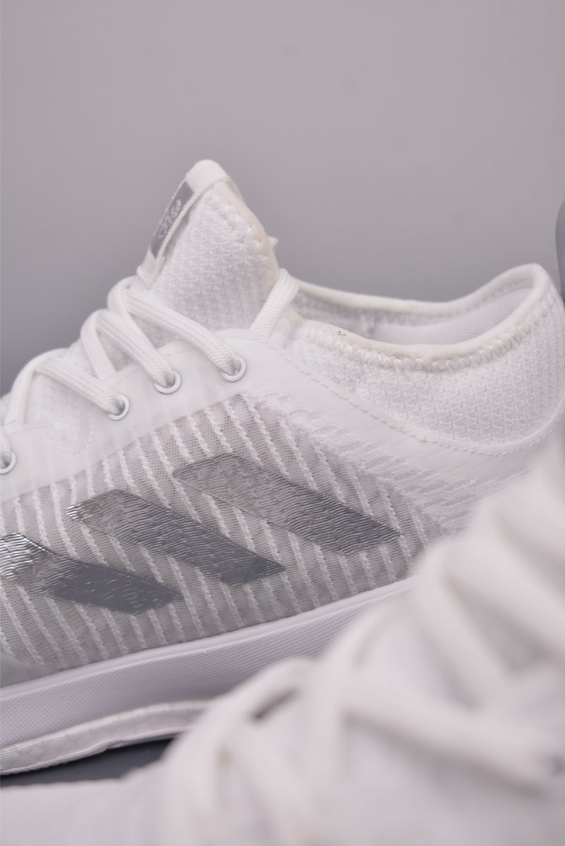 Adidas Crazyflight Mid view
