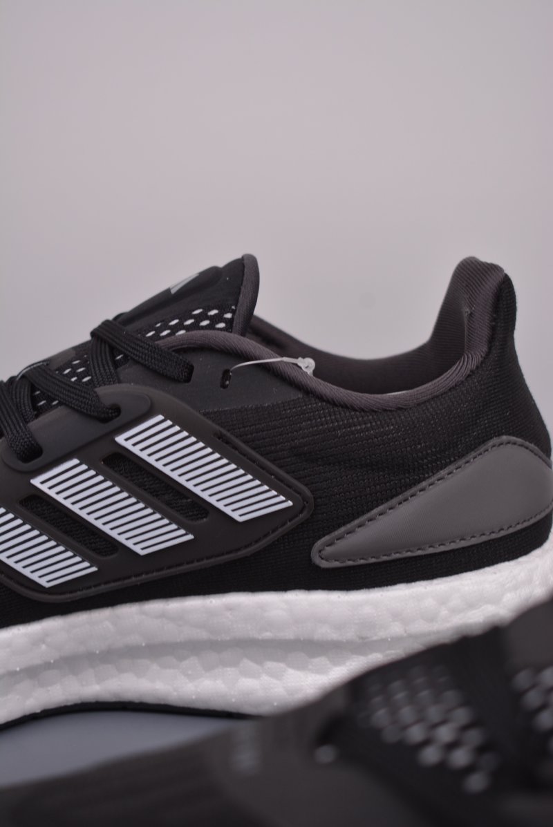 Adidas PureBOOST 22 view