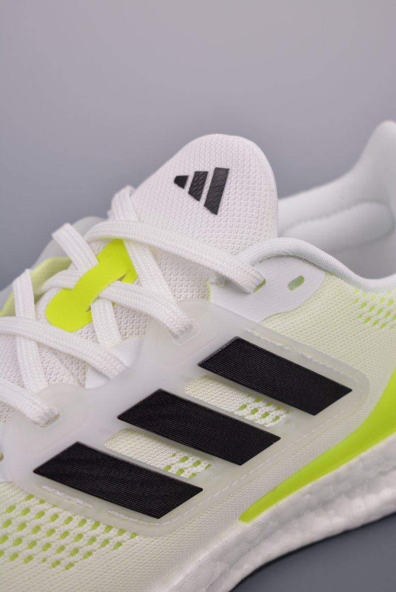 Adidas PureBOOST 22 view