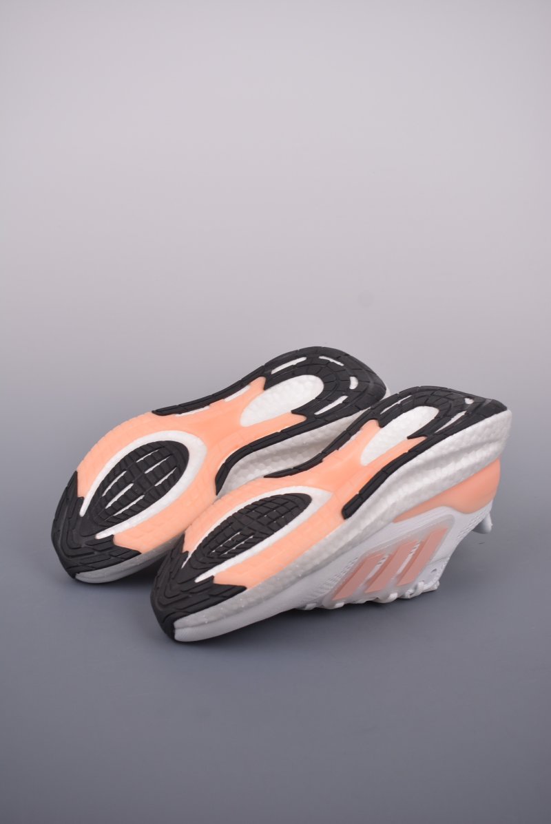 Adidas PureBOOST 22 view